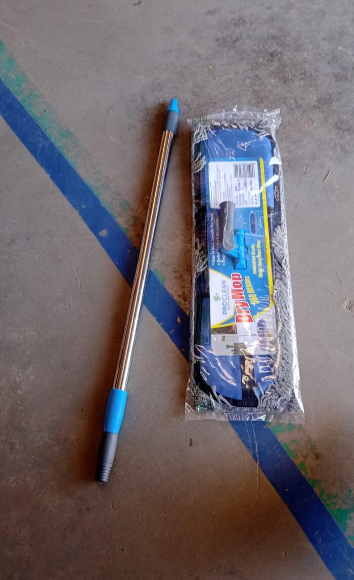 Wet and Dry Cotton Pad Floor Mop with Long Aluminium Handle (1 Pc / Large) - Image 7