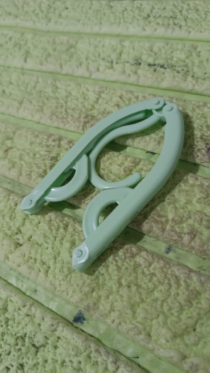 Travel Hangers, Portable Folding Clothes Hangers (1 Pc / Small) - Image 10